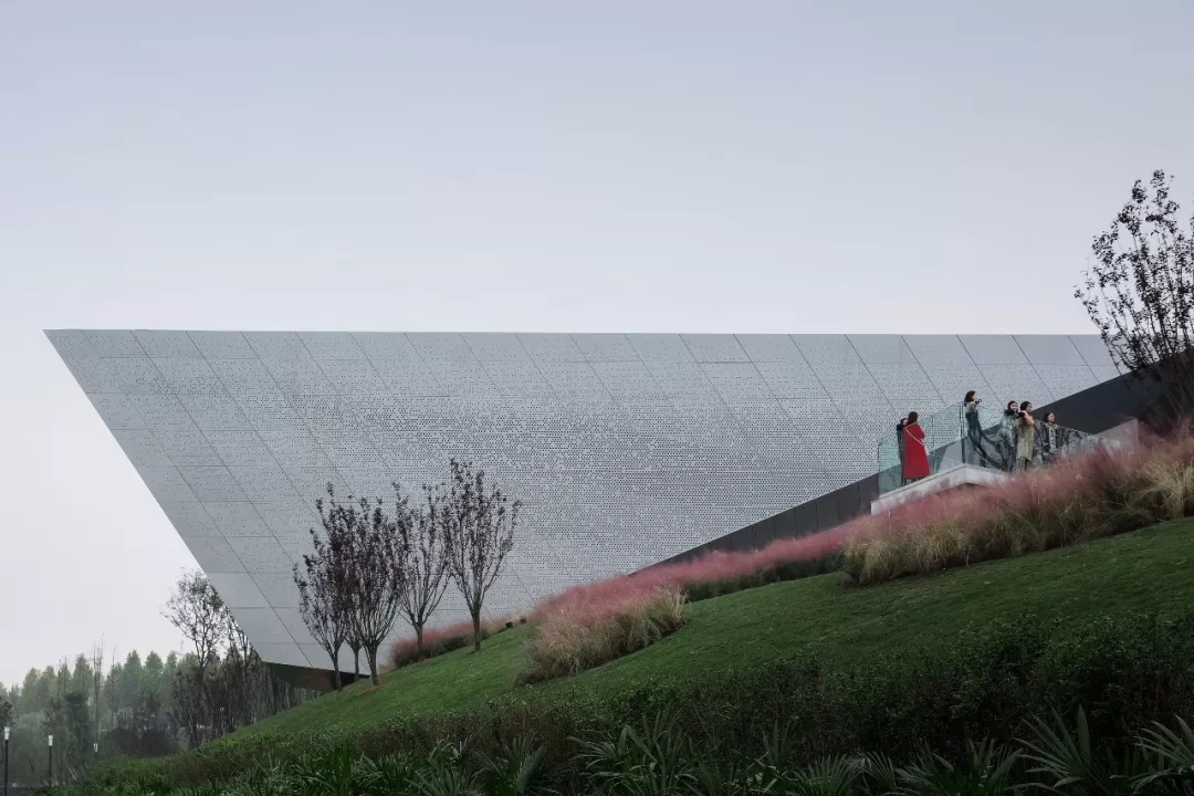 走廊挑臺(tái)看建筑 by蘇圣亮，天華建筑設(shè)計(jì)